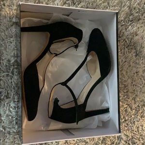 Black t strap Nine West heels size 7.5